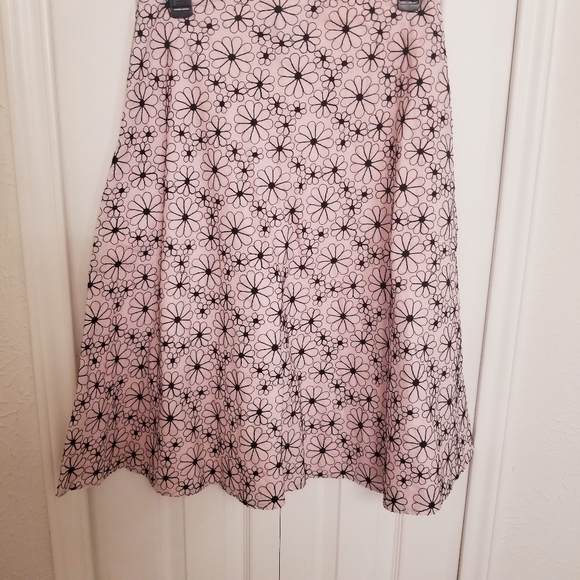 Pink and Black Floral Embroidered Skirt - Picture 4 of 6